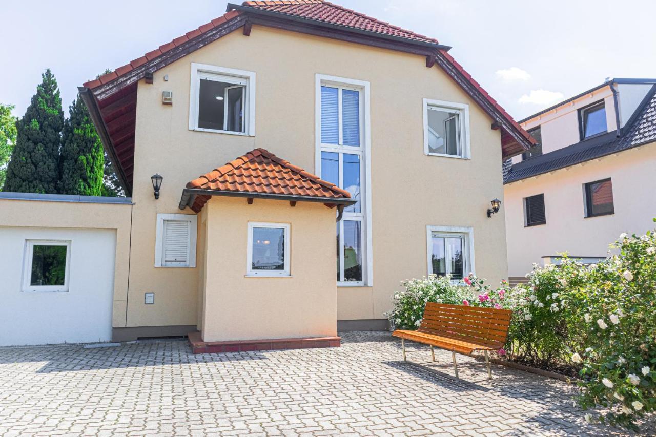Exquisite Shared Villa - Your Private Room In This Beautiful Home Wien Ngoại thất bức ảnh